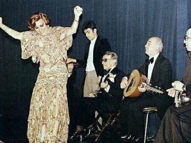 M&uuml;zeyyen Senar kimdir? 8