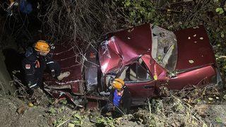 Zonguldak'ta su kanalına devrilen otomobilin sürücüsü öldü