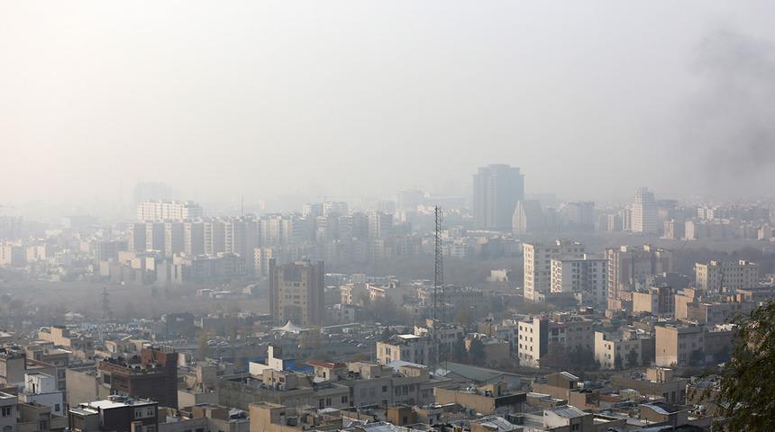 İran’ın başkenti Tahran’da 'kırmızı alarm' verildi! Hava kirliliği kritik seviyede... Park ve bahçeler boş kaldı