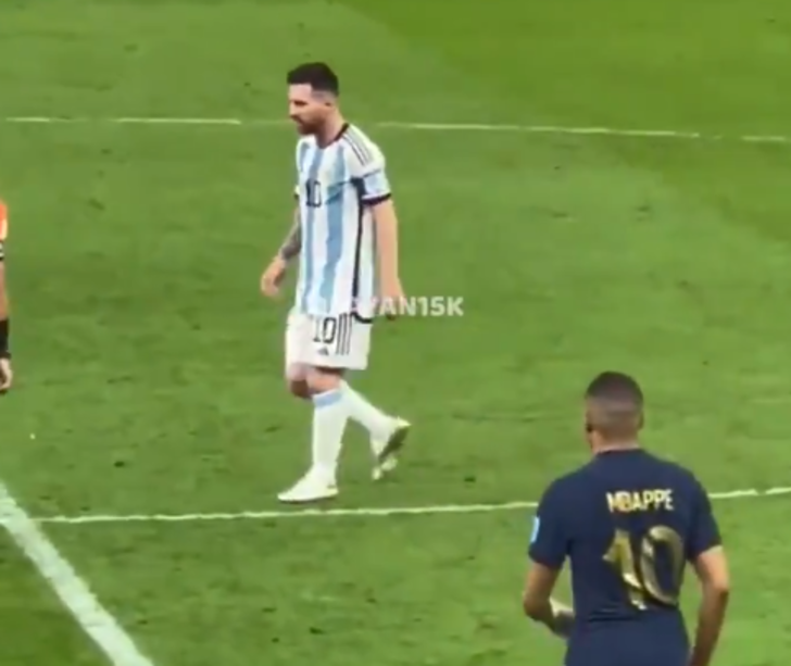 Messi'den Mbappe'ye olay yaratan hareket! Golden sonra kendini tutamadı ve kulübeye doğru koştu... G5