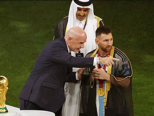 Messi'ye giydirilen kıyafet gündem oldu!