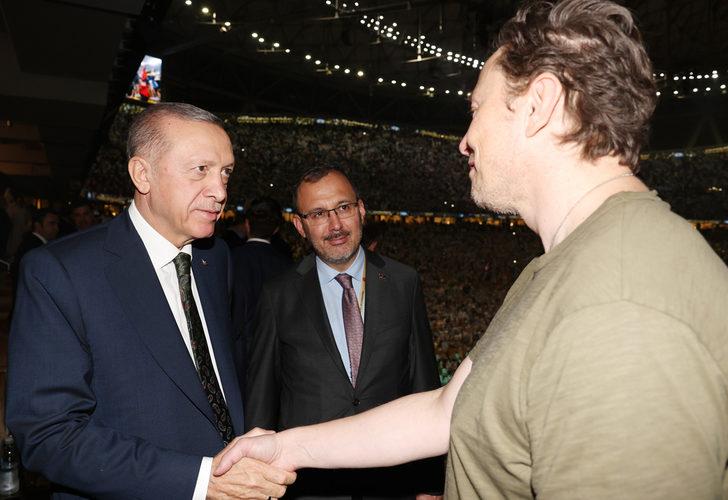 Cumhurbaşkanı Erdoğan'dan Dünya Kupası final maçında sürpriz görüşme! Elon Musk ile sohbet etti