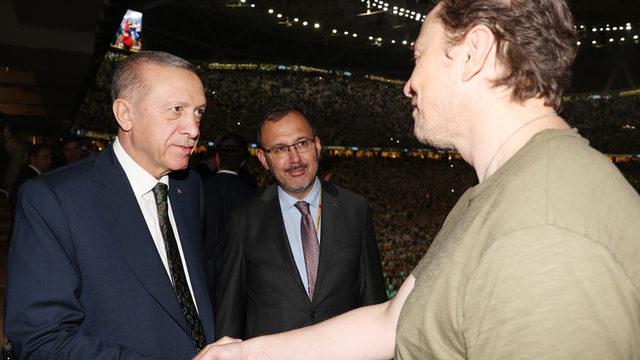 Cumhurbaşkanı Erdoğan'dan Dünya Kupası final maçında sürpriz görüşme! Elon Musk ile sohbet etti