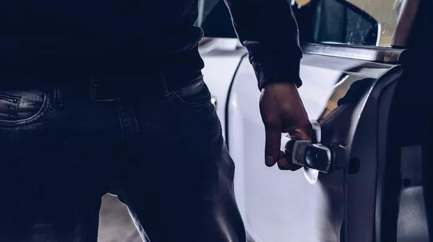 Kopya anahtar yöntemiyle otomobil hırsızlığı! Sabah uyandığında 500 bin TL'lik aracı yoktu