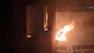 Alev alev yandı, ekipler olay yerine zor gitti! Beyoğlu'nda gece yarısı korkunç yangın: Dikkat çeken '2018' detayı