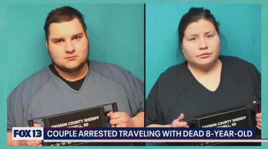 3 ay önce ölen 8 yaşındaki kızlarının cesediyle yakalandılar! ''Onunla biraz daha vakit geçirmek istedik''