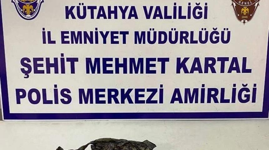 Kütahya’da bir şahsın üzerinde uyuşturucu ele geçirdi