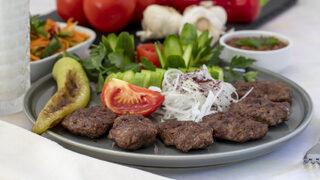 Airfryer cızbız köfte tarifi tıpkı anne köftesi gibi: Airfryer'da cızbız köfte nasıl yapılır?