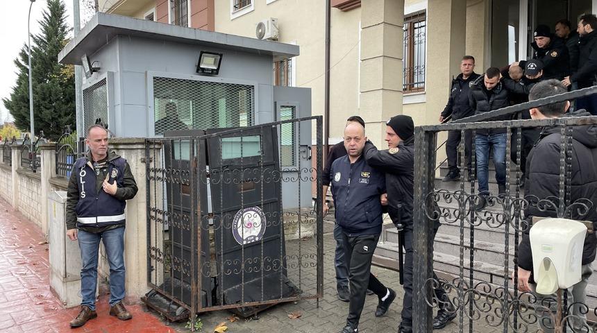 Sakarya'da silahlı kavganın yaşandığı eğlence mekanında çıkan yangın söndürüldü