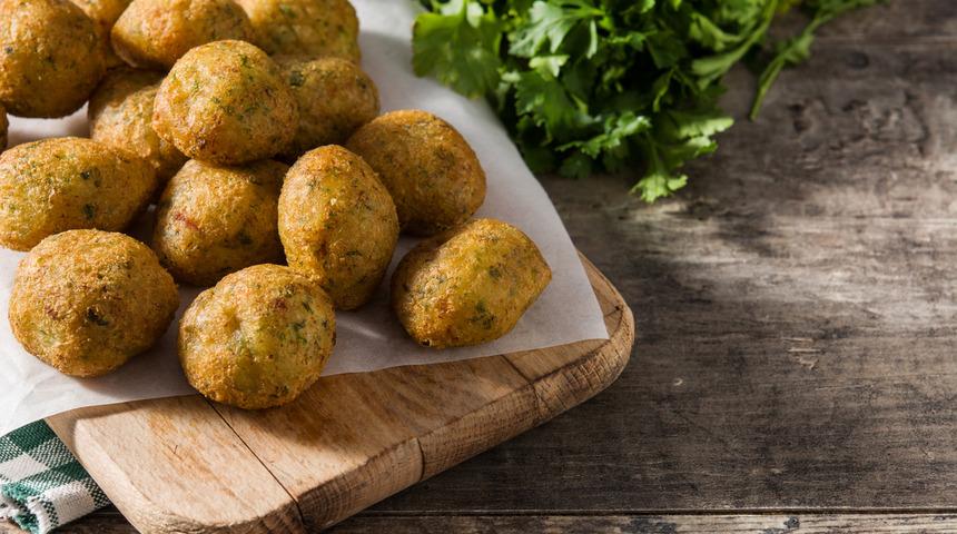 Airfryer kabak köftesi tarifi az kalorili ve doyurucu: Airfryer'da kabak köftesi nasıl yapılır?