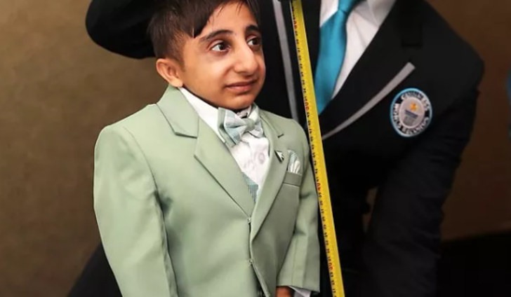 Dünyanın en kısa insanı rekorunun yeni sahibi oldu! Guinness Rekorlar Kitabı’na resmi olarak girdi G2