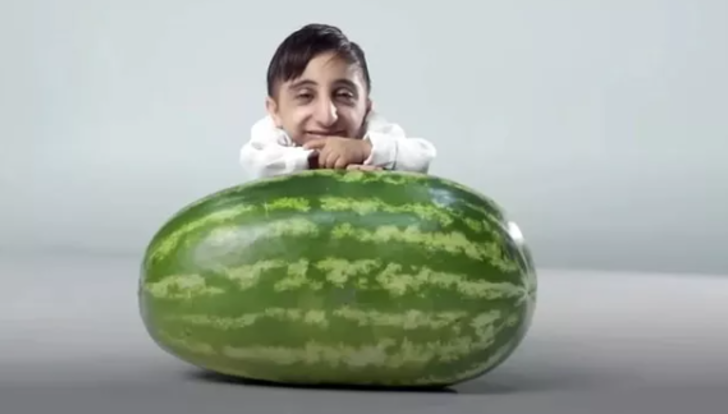 Dünyanın en kısa insanı rekorunun yeni sahibi oldu! Guinness Rekorlar Kitabı’na resmi olarak girdi G5