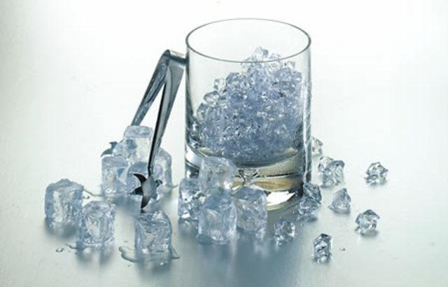 İftarda Buzlu Sudan Ka&ccedil;ın 1