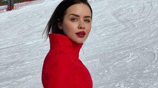 Yağmur Ün kimdir, kaç yaşında ve nereli? Alemin Kralı dizisinin Ahsen'i Yağmur Ün bebeğini kucağına aldı!