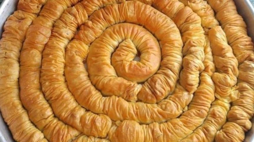 Kocakarı gerdanı tatlısı nasıl yapılır? Zuhal Topal'la Yemekteyiz Kocakarı gerdanı tatlısı tarifi, malzemeleri! Lezzeti ağızda dağılıyor  