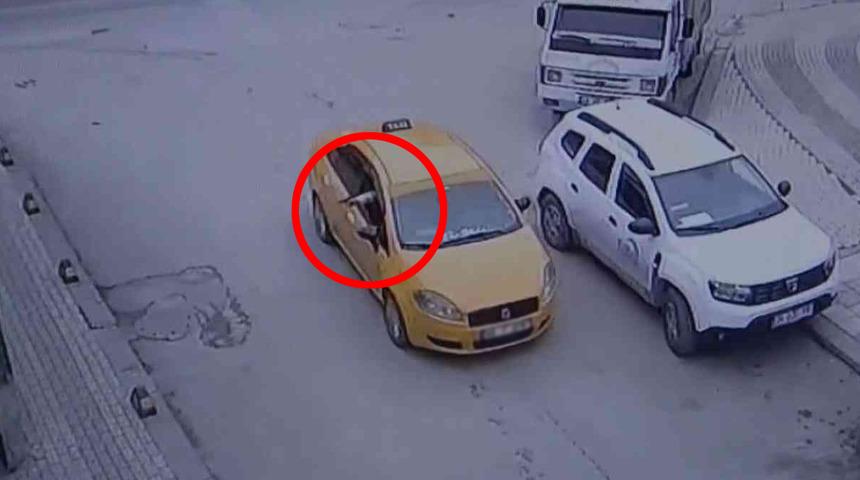 Abdest almaya camiye gitti, dehşeti yaşadı! Araçtan kurşun yağdırdı