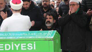'Çaycı Hüseyin' karakteriyle tanınan Alpaslan Özmol annesine veda etti 