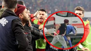 Kafasına korner direğiyle vurulan kaleci, saldırgandan şikayetçi olmadı! Olaylı Göztepe - Altay maçında aldığı darbeyle yere yığılan Ozan Evrim Özenç, o kişiyi affetti...