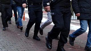 SON DAKİKA | İzmir merkezli 13 ilde FETÖ operasyonu!  Aralarında muvazzaf askerler ve eski askeri okul öğrencileri var