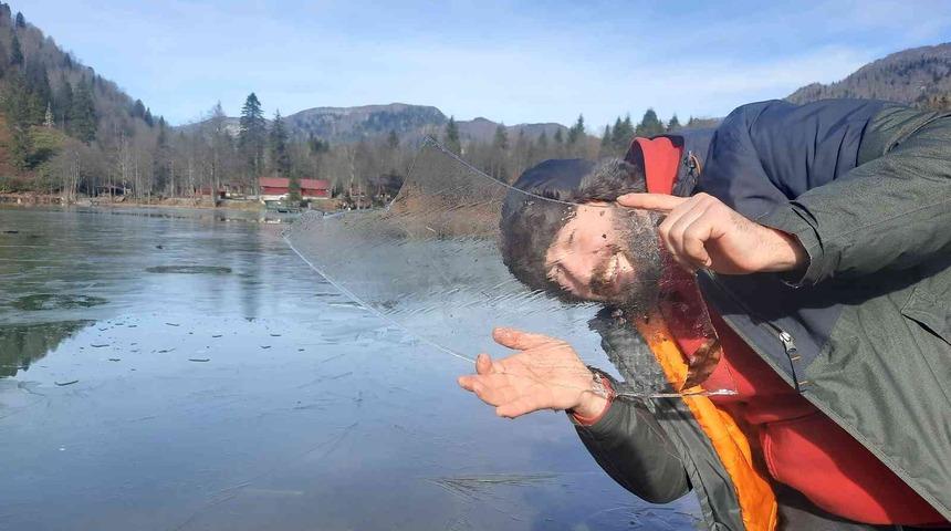 Borçka-Karagöl buz tuttu