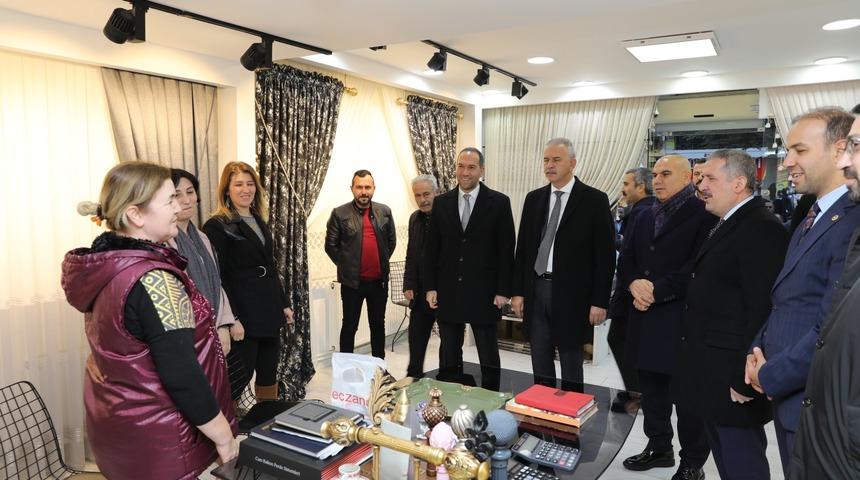 Yüksek kira fiyatlarından dert yandı, "Moralimiz düşük" dedi! Hazine ve Maliye Bakan Yardımcısı Gürcan'ın esnafa verdiği yanıt dikkat çekti