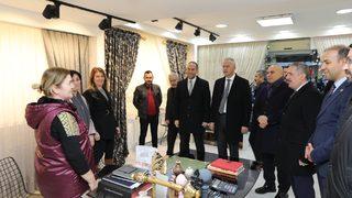 Yüksek kira fiyatlarından dert yandı, Moralimiz düşük dedi! Hazine ve Maliye Bakan Yardımcısı Gürcan'ın esnafa verdiği yanıt dikkat çekti