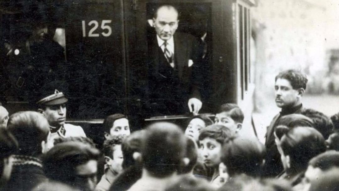 Mustafa Kemal Atat&uuml;rk'&uuml; &ouml;zlemle anıyoruz