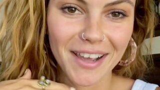 Regl kanıyla neler yaptığını anlattı! ''Bitkilerimi sulamaktan, resim yapmaya kadar...''