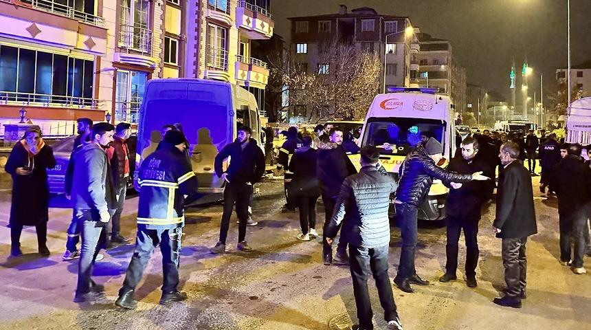 Iğdır'da minibüs ile kamyonetin çarpıştığı kazada 13 kişi yaralandı