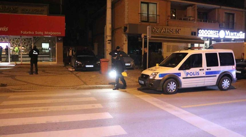 İki grup arasında çıkan kavgada kan aktı: 1 kişi silahla vurularak yaralandı