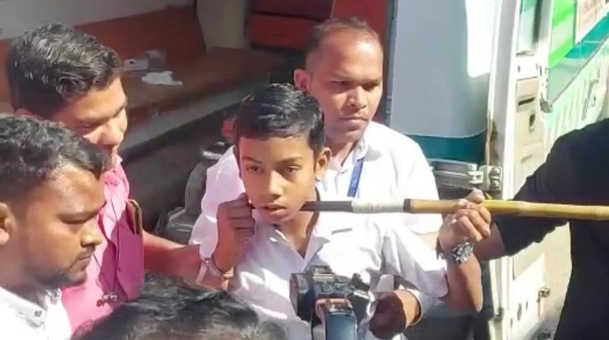 Gören bir daha baktı... Nasıl olduğunu akıl almadı! Genç çocuğun boynuna 'cirit' saplandı! 