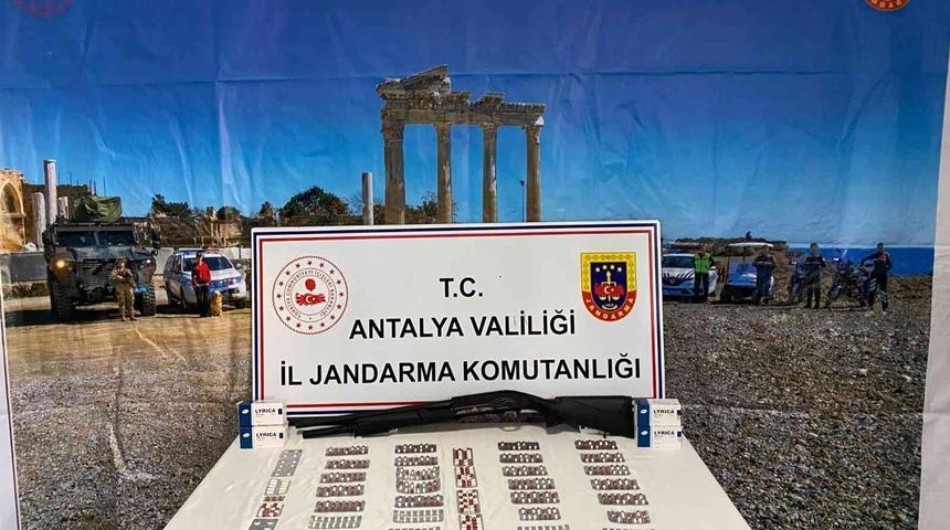 Jandarma ekipleri 528 adet uyuşturucu hap ele geçirdi