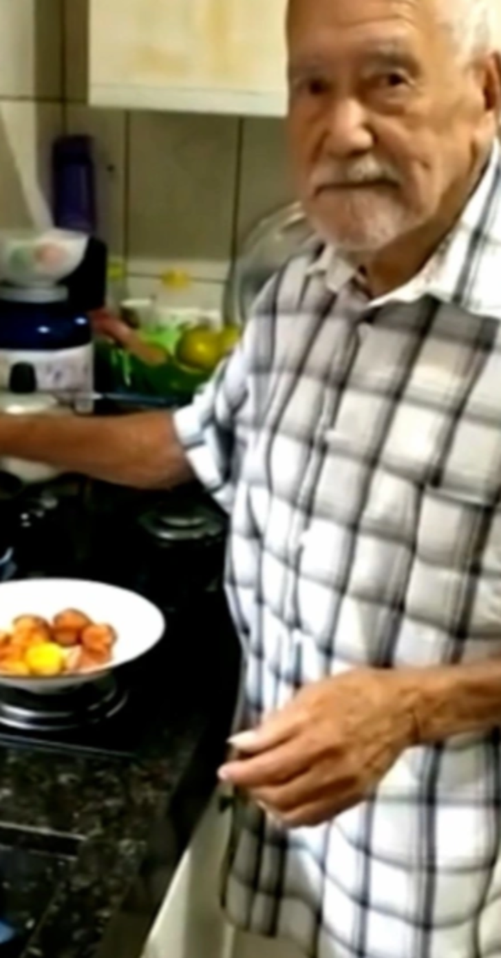 Dünyanın en yaşlı erkeği olarak ülkesinde popüler oldu! Yaşını duyan inanamıyor... Herkes onunla fotoğraf çektirmek istiyor G5