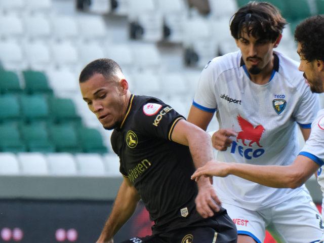 Giresunspor büyük bir şok yaşadı! 2. Lig ekibi Karacabey Belediyespor'a kendi evinde 5-0 mağlup olarak Türkiye Kupası'ndan elendiler!