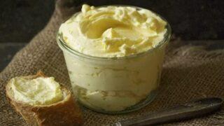 Dolandırılmaya son verin! En sağlıklısı evde yapılanı: Evde tereyağı nasıl yapılır?