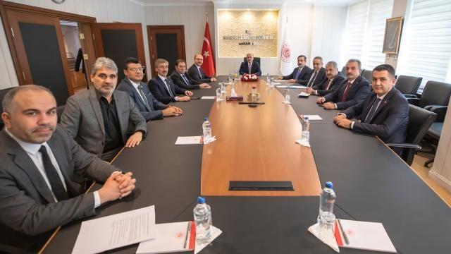 Memur zammı öncesi Bakan Bilgin ile kritik görüşme! Sabit vergi ve ek zam talebi