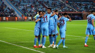Trabzonspor Samsunspor'u 3-0 mağlup etti! Karadeniz derbisinde turlayan Fırtına