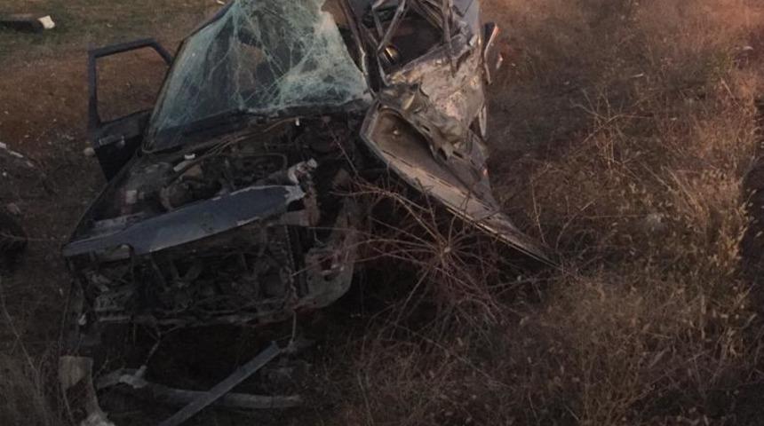 Afyonkarahisar'da kamyonetle otomobilin çarpışması sonucu 2 kişi öldü, 5 kişi yaralandı