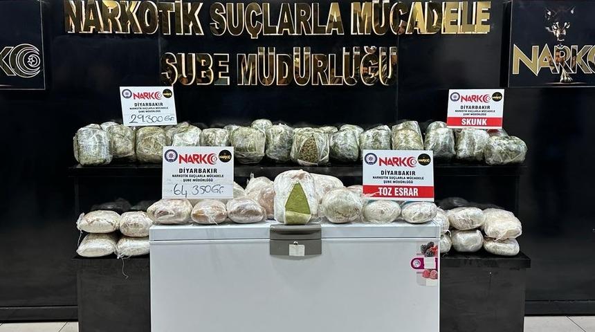 Kargo şirketi üzerinden derin dondurucu ile 93 kilo uyuşturucu sevkiyatı: 1 kişi tutuklandı