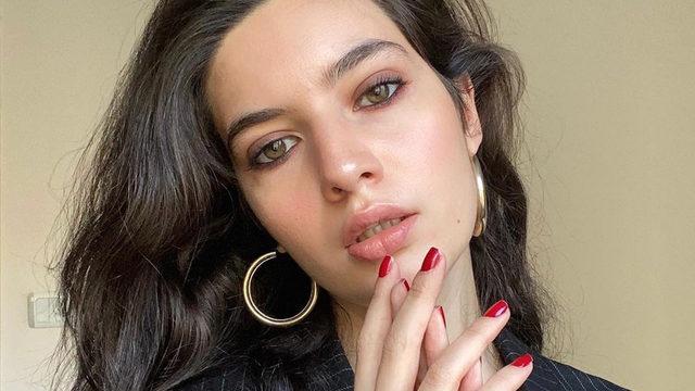 Gelsin Hayat Bildiği Gibi'nin yıldızı Sanem Babi'nin Pınar Deniz'e benzerliği olay oldu! Pozları yoğun ilgi gördü