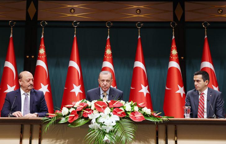 Bekarı, genci, yaşlısı, evlisi... Herkes asgari ücreti bekliyordu net rakamı Cumhurbaşkanı Erdoğan duyurdu! Yine 'ara zam' mesajı geldi