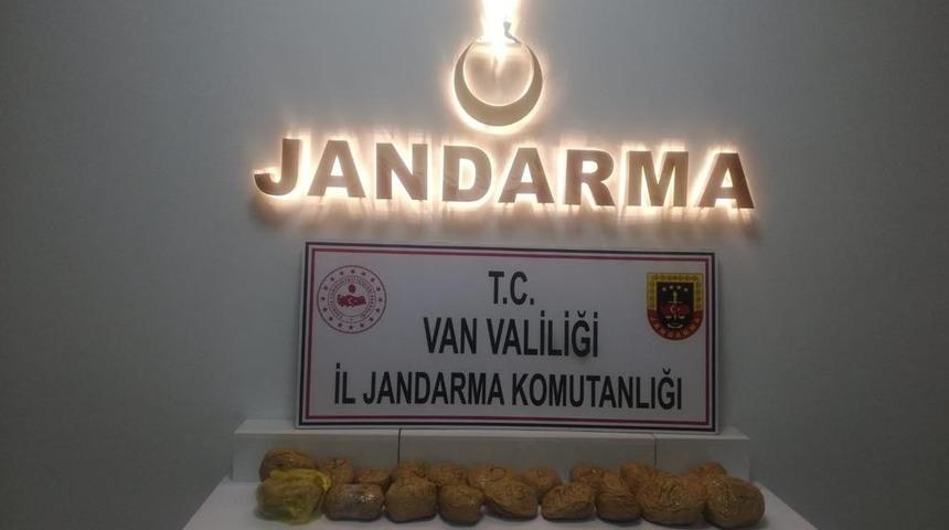 Van’da 4 kilogram skunk maddesi ele geçirildi