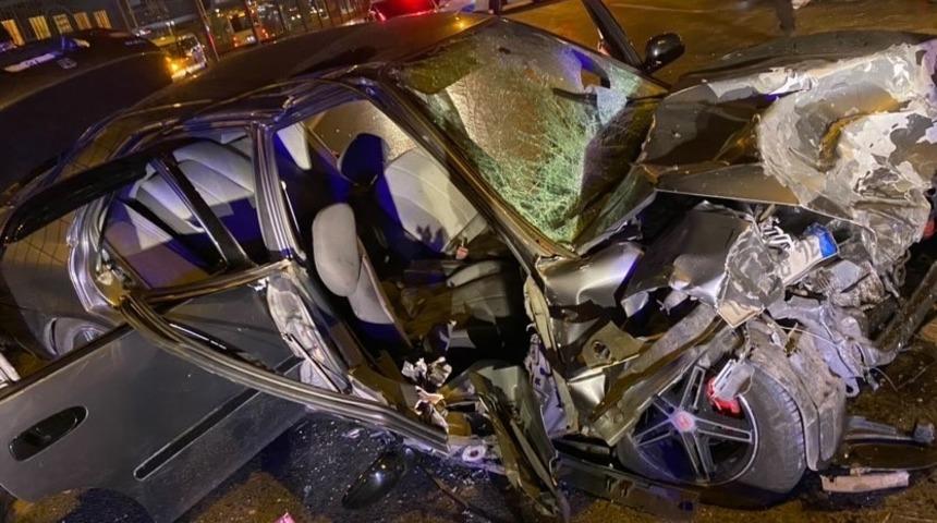 Avcılar E-5’te polisin dur ihtarına uymayan 4 hırsız, ortalığı savaş alanına çevirdi