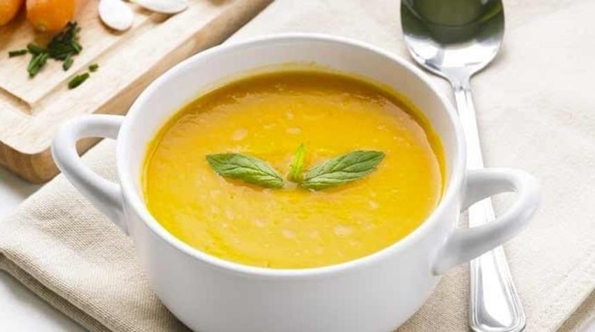 Közlenmiş bal kabağı çorbası tarifi! Zuhal Topal'la Yemekteyiz közlenmiş bal kabağı çorbası nasıl yapılır? Kış aylarının vazgeçilmezi olacak