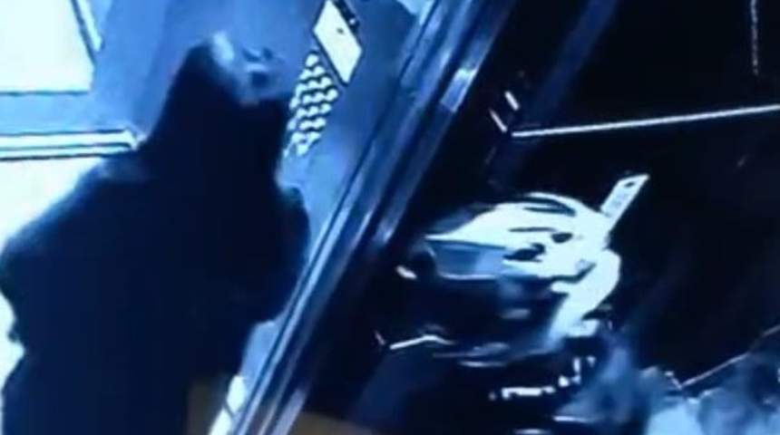 Kadınların hayatını kabusa çevirdi! Asansör sapığının iğrençliği saniye saniye kaydedildi