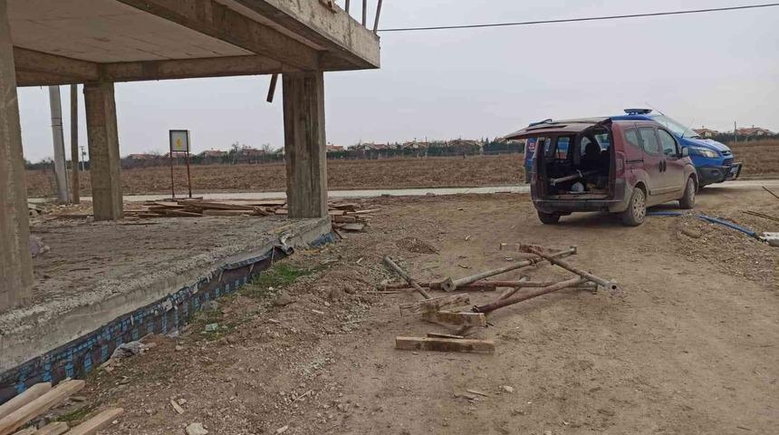 Hurda malzeme &ccedil;alan şahıs jandarma ekiplerince yakalandı