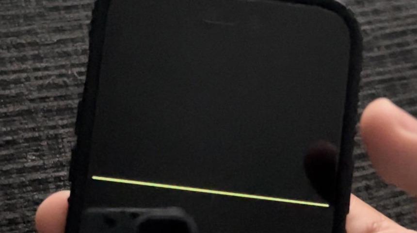 Kullanıcılar sosyal medyadan bildirdi: "iPhone 14 Pro'da ekran sorunu"