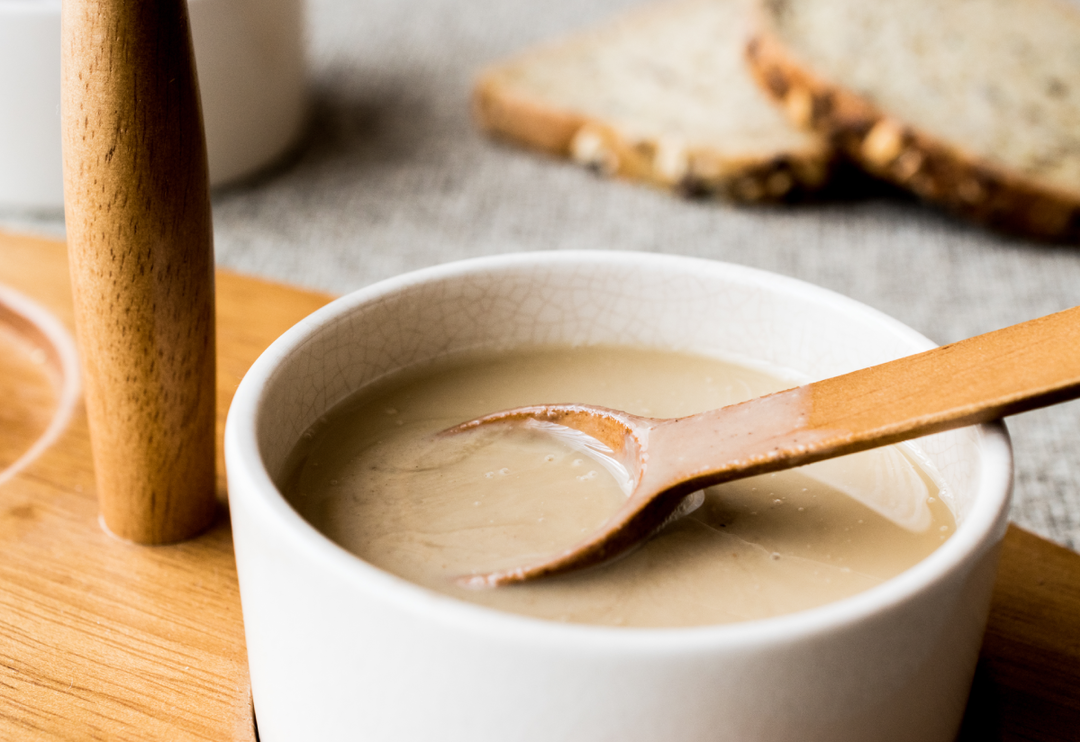 Sadece 2 kaşığı bile t&uuml;m v&uuml;cudu yeniliyor! İltihabı silip s&uuml;p&uuml;r&uuml;yor