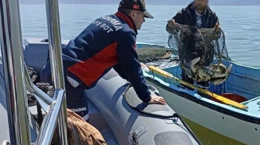 Bursa&rsquo;da jandarmadan ka&ccedil;ak av operasyonu