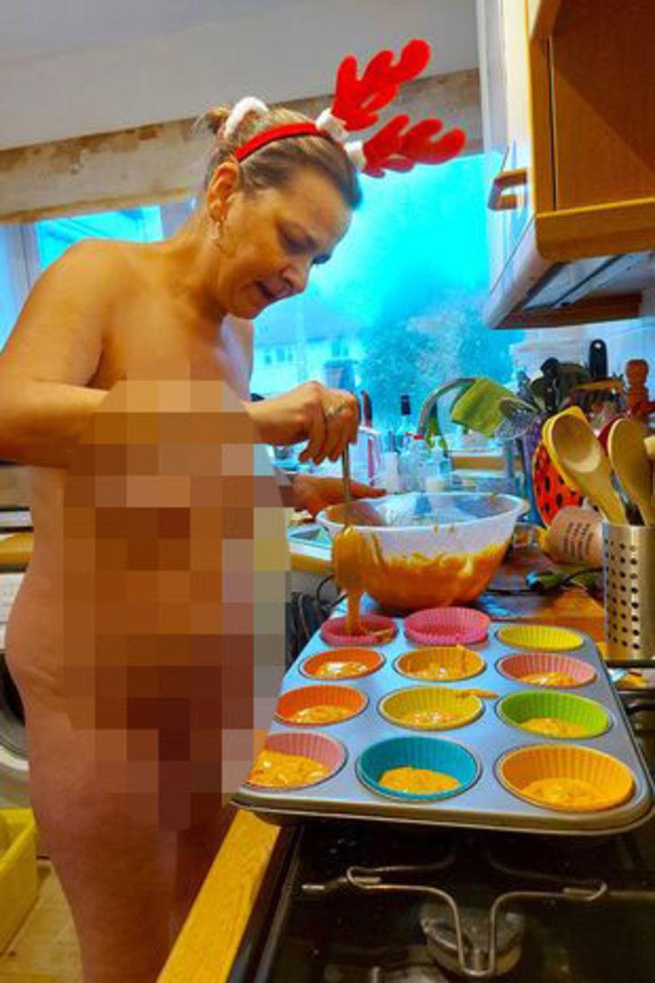 Natüralizmi savunan çift yeni yıl rutinleriyle herkesi şaşırttı! “Noel’i çıplak geçirmeyi seviyoruz. Misafirlerimizin önünde bile...” G4